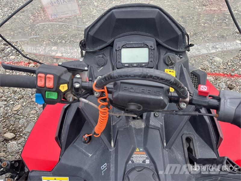 Polaris 800 Titan XC 155 ES Snowmobile (Inoperable) Snowmobiles