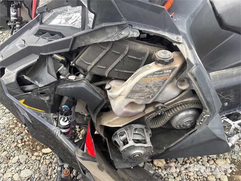 Polaris 800 Titan XC 155 ES Snowmobile (Inoperable) Snowmobiles
