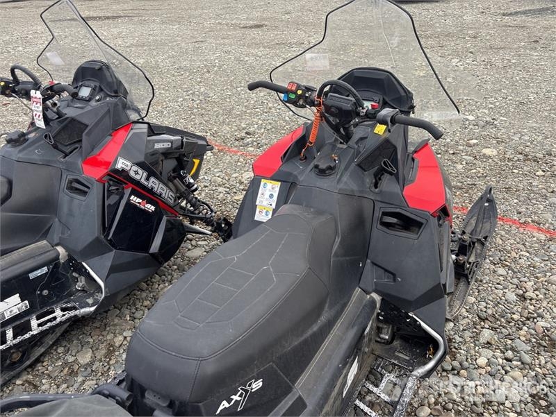 Polaris 800 Titan XC 155 ES Snowmobile (Inoperable) Snowmobiles