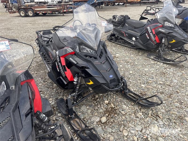 Polaris 800 Titan XC 155 ES Snowmobile (Inoperable) Snowmobiles