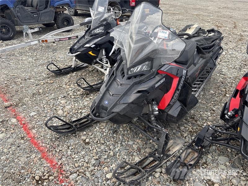 Polaris 800 Titan XC 155 ES Snowmobile (Inoperable) Snowmobiles