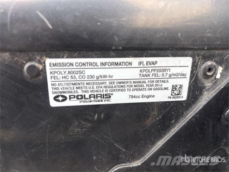 Polaris 800 Titan XC 155 ES Snowmobile (Inoperable) Snowmobiles
