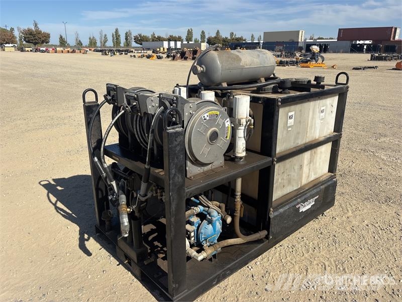 Poly Oil tanks Grease/Engine oil/Hydraulic oil/Gea Tanques de combustível e aditivos