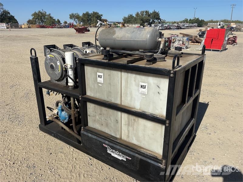 Poly Oil tanks Grease/Engine oil/Hydraulic oil/Gea Tanques de combustível e aditivos