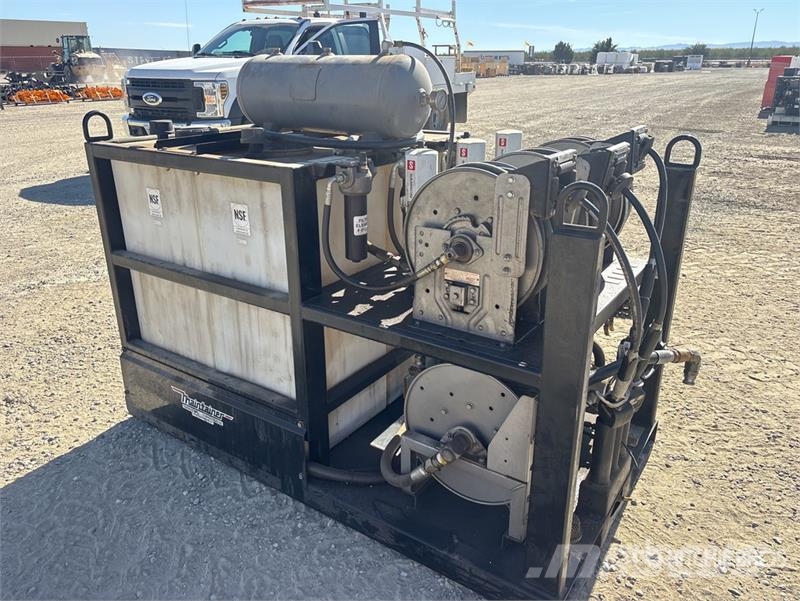 Poly Oil tanks Grease/Engine oil/Hydraulic oil/Gea Tanques de combustível e aditivos