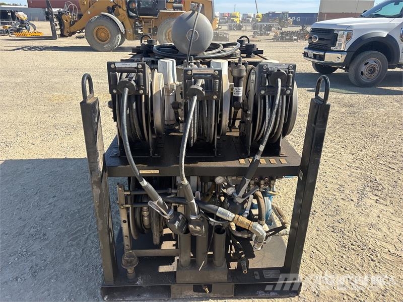 Poly Oil tanks Grease/Engine oil/Hydraulic oil/Gea Tanques de combustível e aditivos