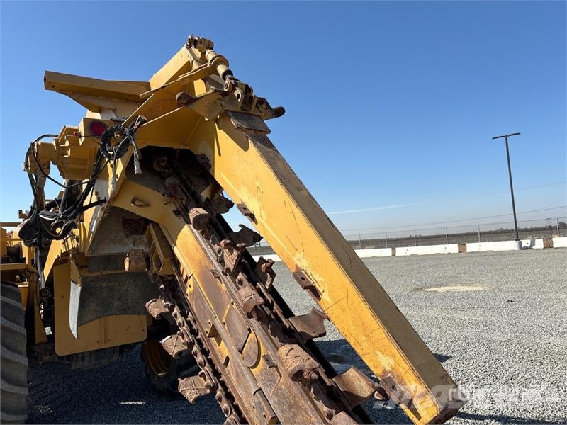 Port Industries Hydramaxx 2520 4x4 Trencher Koparki łańcuchowe