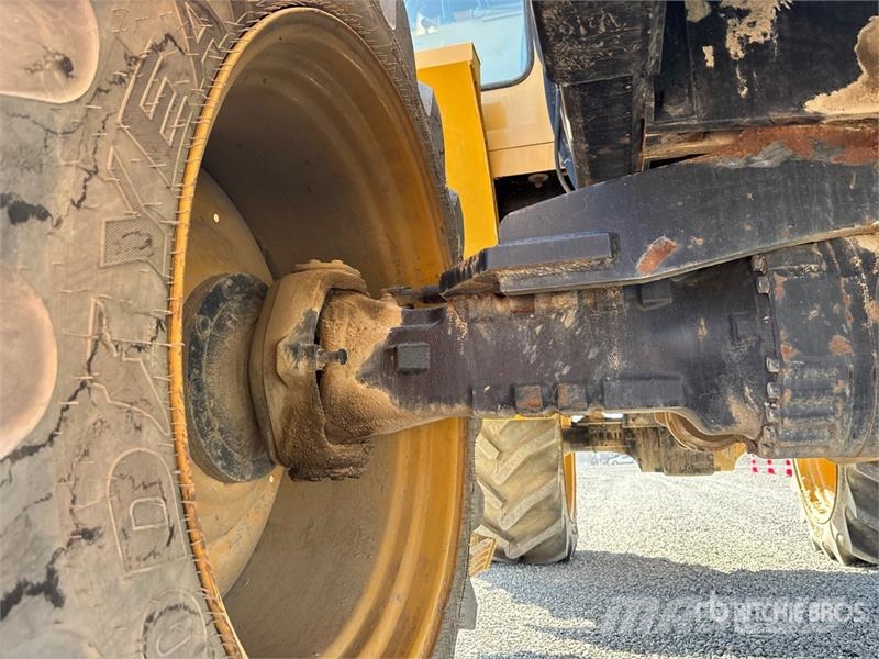 Port Industries Hydramaxx 2520 4x4 Trencher Koparki łańcuchowe