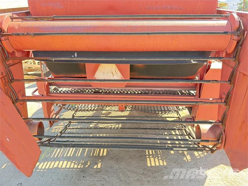 Potato Harvester Burgonya kombájnok és kiszedők