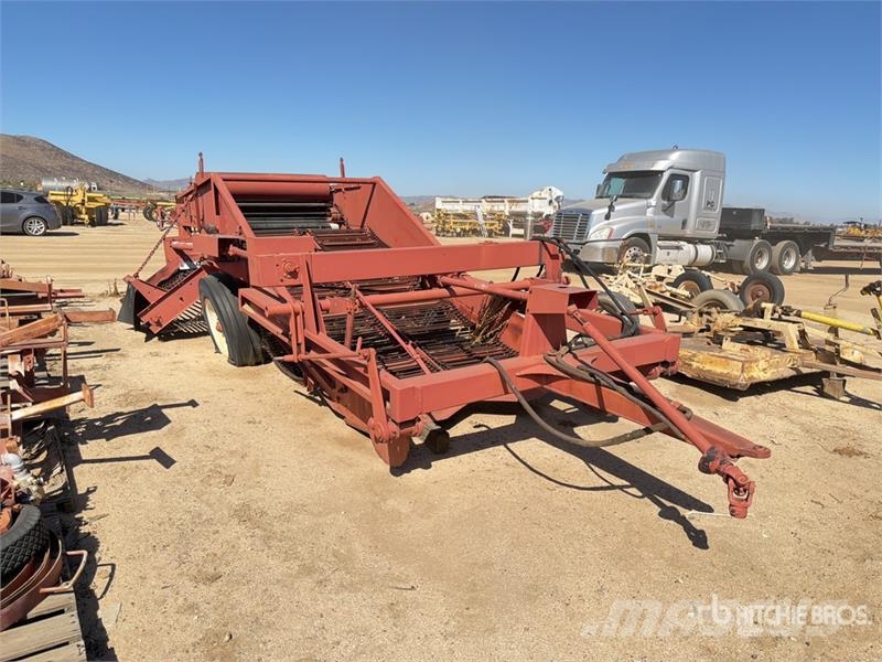 Potato Harvester Burgonya kombájnok és kiszedők