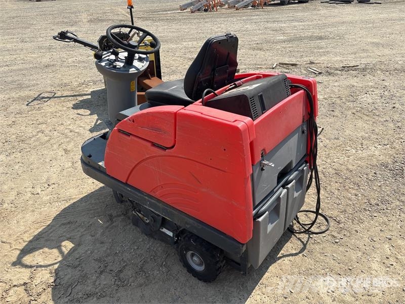 Power Boss Boss Apex 49 Ride-On Electric Floor Scrubber Muut perävaunut