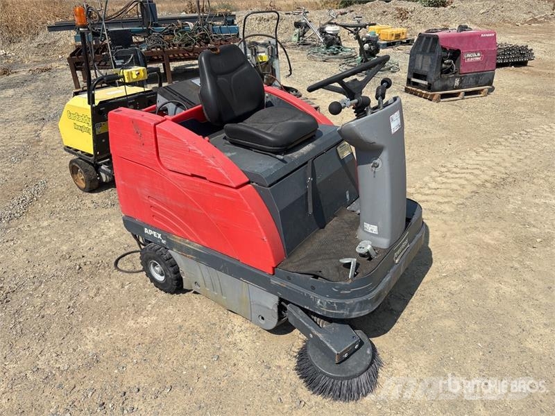 Power Boss Boss Apex 49 Ride-On Electric Floor Scrubber Muut perävaunut