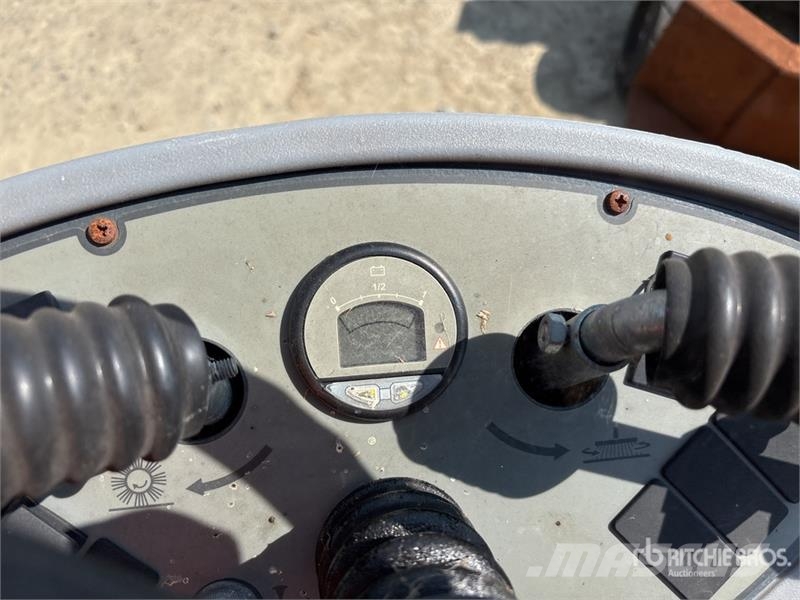 Power Boss Boss Apex 49 Ride-On Electric Floor Scrubber Muut perävaunut