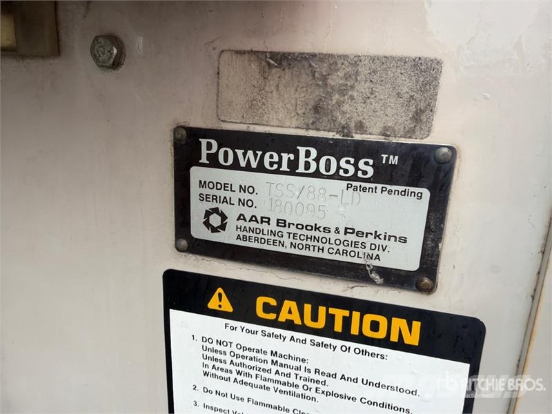 Power Boss Boss TSS88 Ride-On Floor Sweeper Sonstige Erntemaschinen