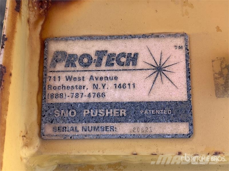 Pro-Tech 12 ft Snow Pusher 제설 블레이드 및 제설기