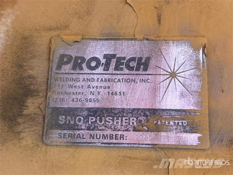 Pro-Tech 16 ft Snow Pusher 제설 블레이드 및 제설기
