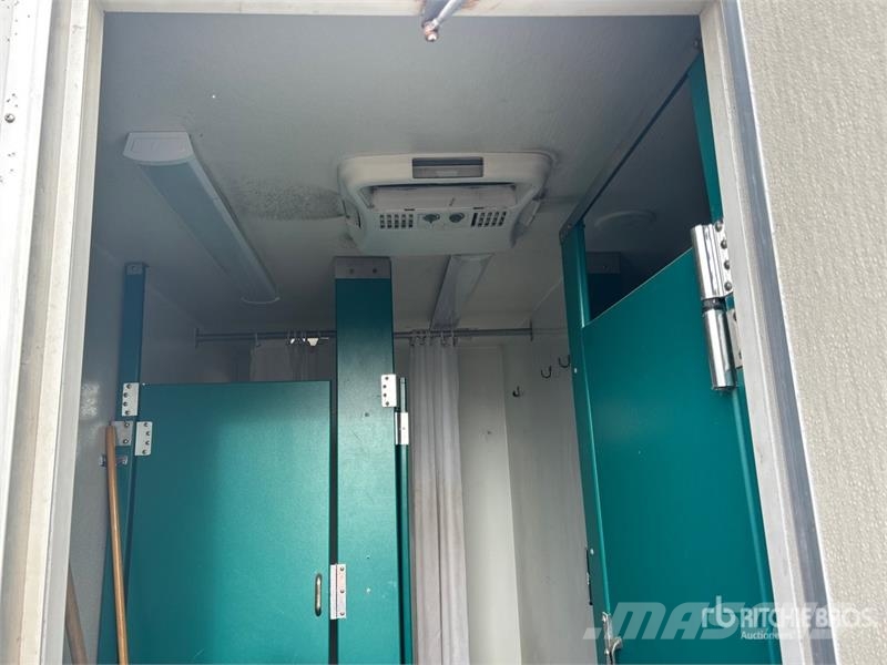 Progressive Industries T/A 30 Ft T/A Shower Trailer Druge prikolice