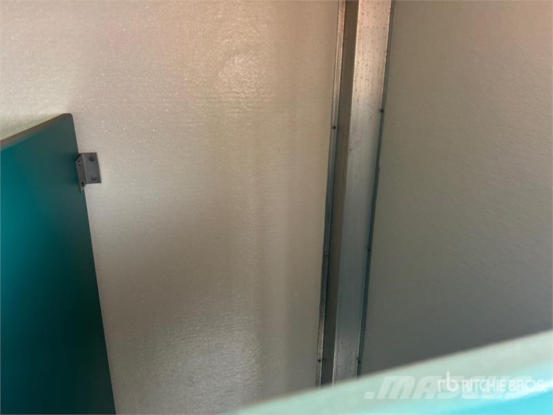 Progressive Industries T/A 30 Ft T/A Shower Trailer Druge prikolice