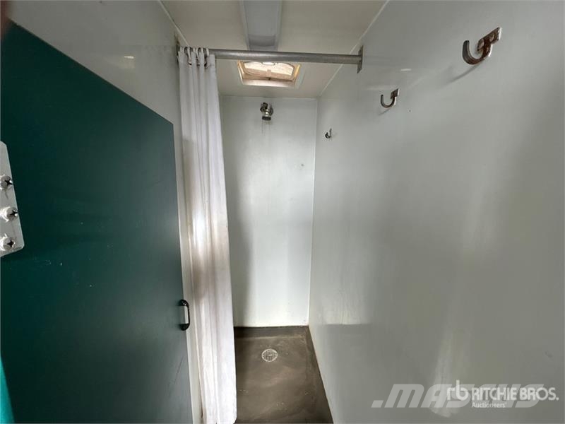 Progressive Industries T/A 30 Ft T/A Shower Trailer Druge prikolice