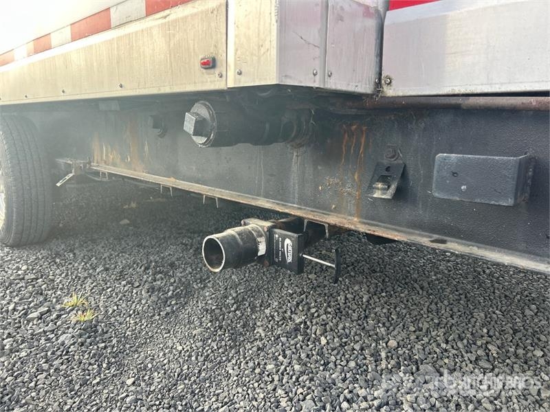 Progressive Industries T/A 30 Ft T/A Shower Trailer Druge prikolice