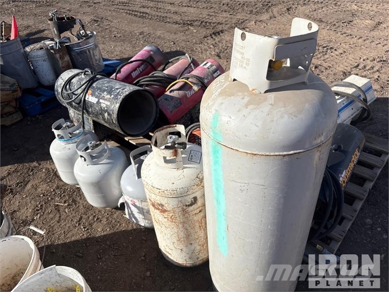 Propane heaters, 5 propane tanks Muud põllumajandusmasinad