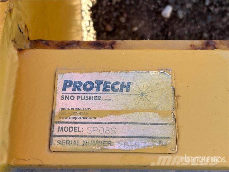  ProTech SP08S 96 in Skid Steer Snow Pusher 刮雪板和犁