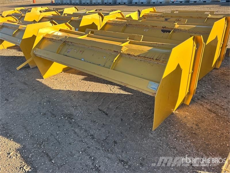 ProTech SP08S 96 in Skid Steer Snow Pusher 刮雪板和犁