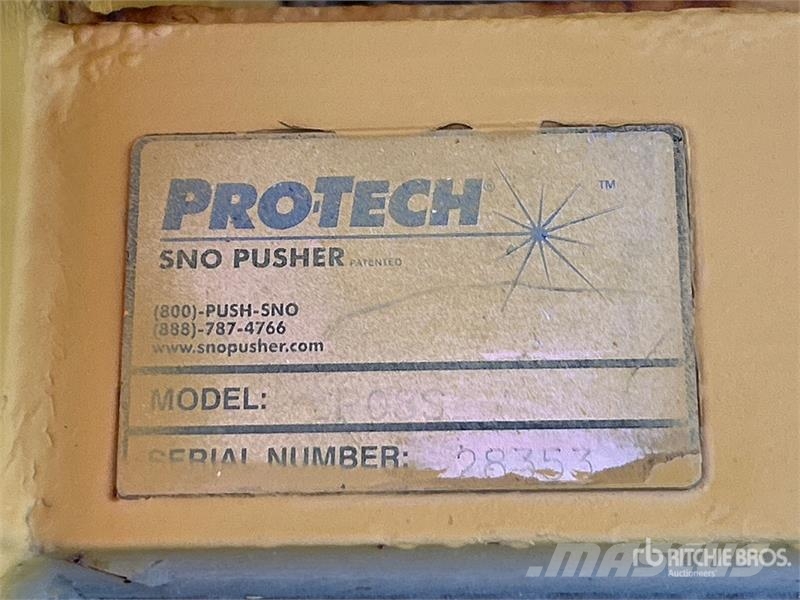 ProTech SP08S 96 in Skid Steer Snow Pusher 刮雪板和犁