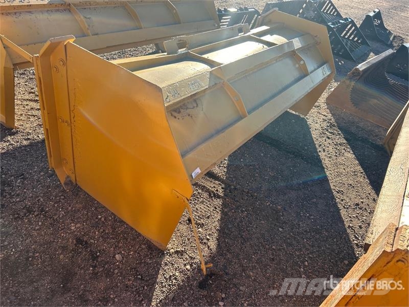  ProTech SP08S 96 in Skid Steer Snow Pusher 刮雪板和犁