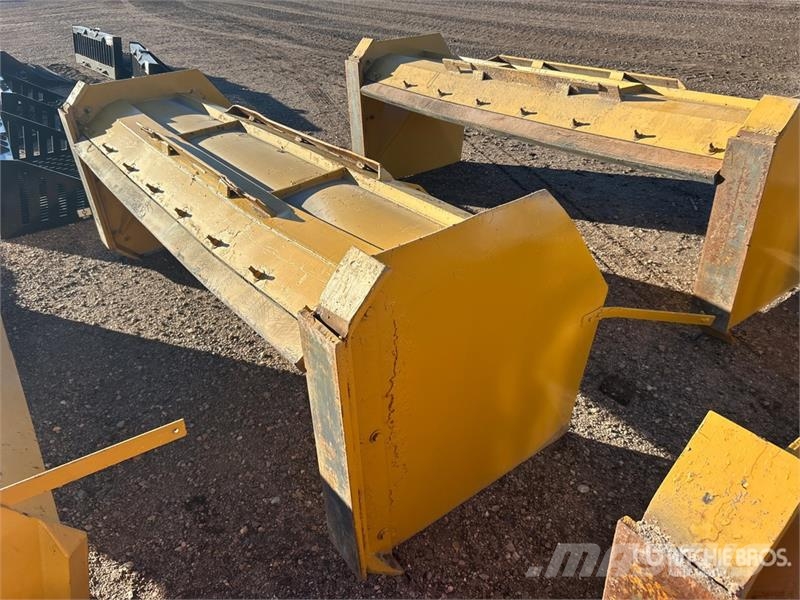  ProTech SP08S 96 in Skid Steer Snow Pusher 刮雪板和犁