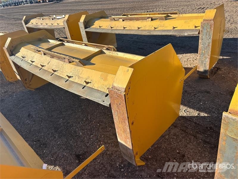 ProTech SP08S 96 in Skid Steer Snow Pusher 刮雪板和犁