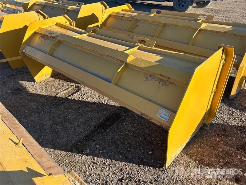  ProTech SP08S 96 in Skid Steer Snow Pusher 刮雪板和犁