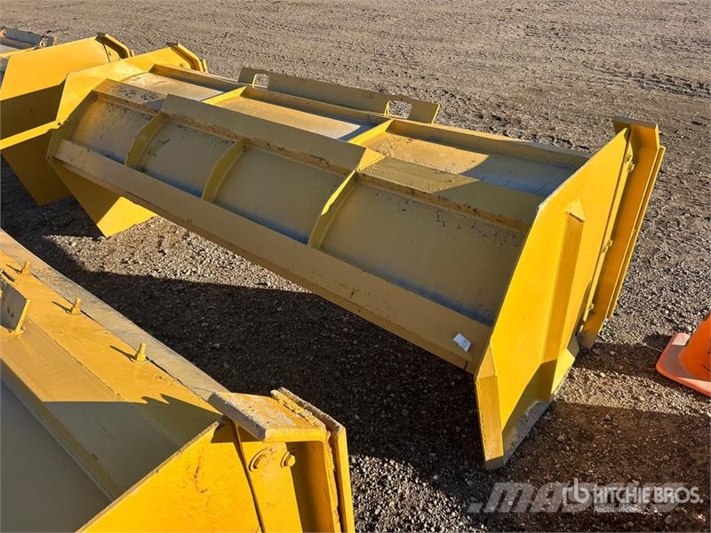 ProTech SP08S 96 in Skid Steer Snow Pusher 刮雪板和犁