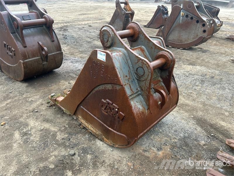 PSM 36 in 0.932 cyd Digging Excavator Bucket - Fits 18 Buckets