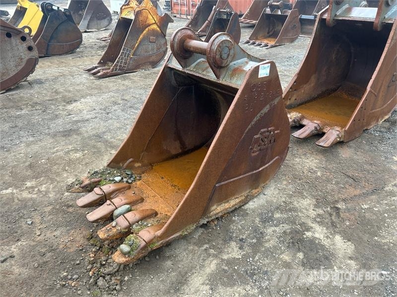 PSM 36 in 0.932 cyd Digging Excavator Bucket - Fits 18 Buckets