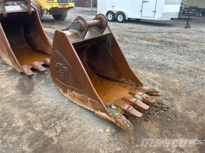 PSM 36 in 0.932 cyd Digging Excavator Bucket - Fits 18 Buckets