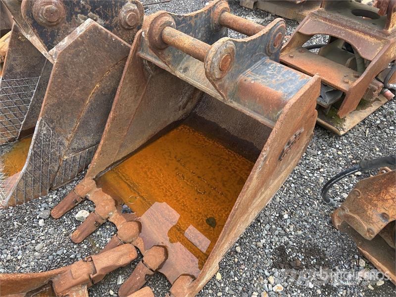 PSM 36 in Digging Excavator Bucket دلاء