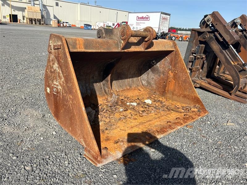 PSM 60 in Cleanup Excavator Bucket Cucharones