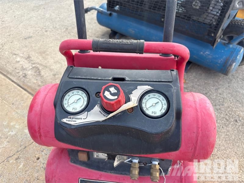 Puma of (3) Puma Air Compressor Compressores