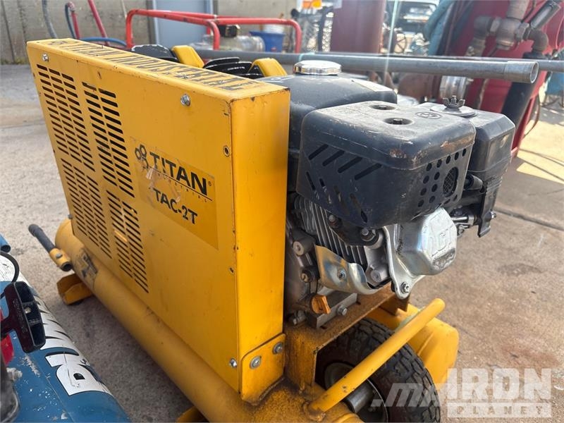 Puma of (3) Puma Air Compressor Compressores