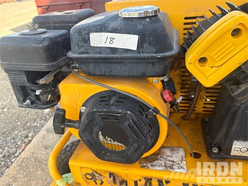 Puma of (3) Puma Air Compressor Compressores