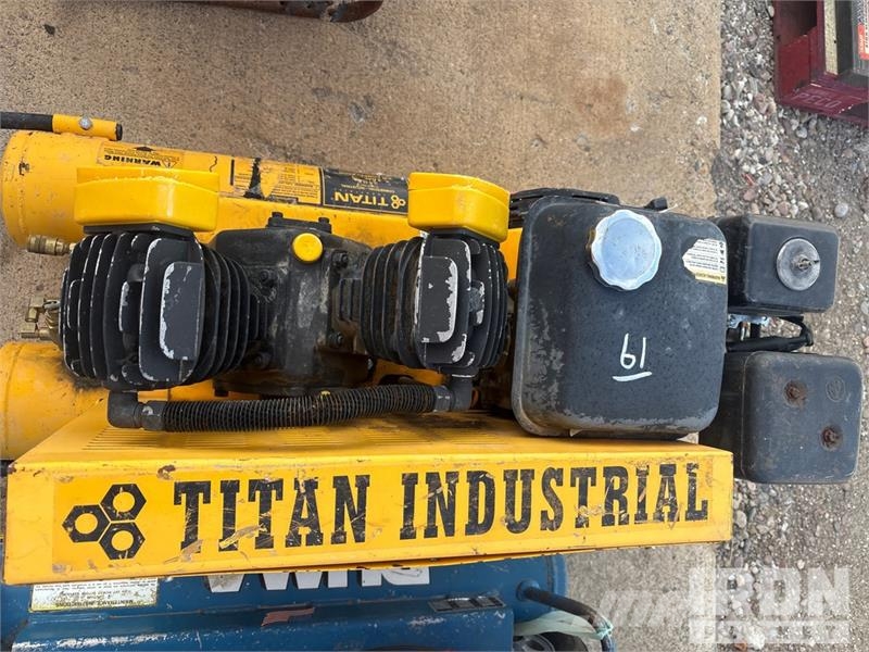 Puma of (3) Puma Air Compressor Compressores