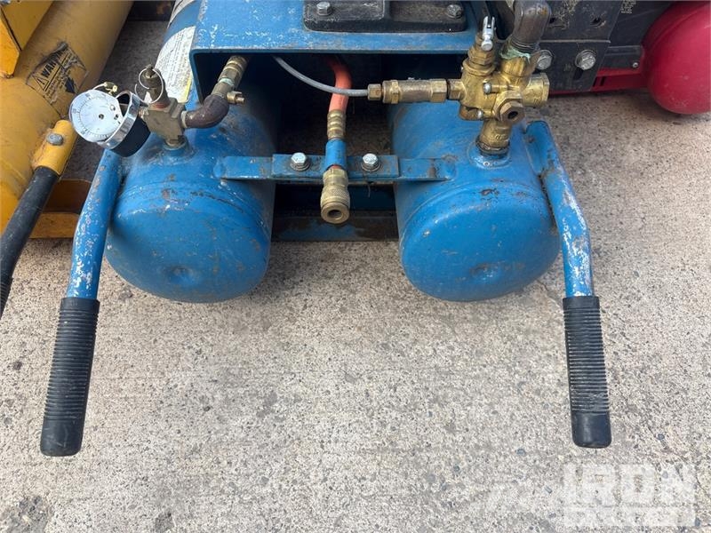 Puma of (3) Puma Air Compressor Compressores