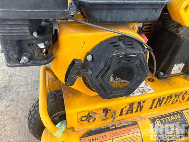 Puma of (3) Puma Air Compressor Compressores