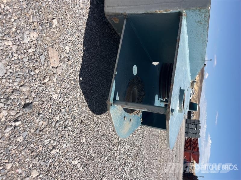 QMC 5030R Truck Mounted Boom Otros componentes