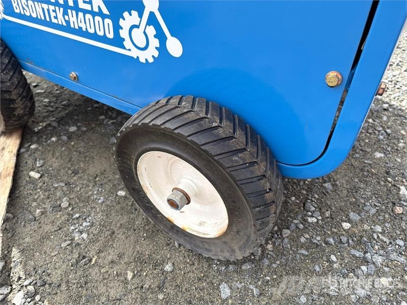 Quantity of (1)  Machpro H4000-N Pressure Washer ( 輕壓清洗機