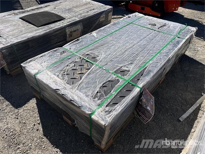  Quantity of (1)  Machpro LHS-PAVINGBOARD-TP Mats ( Accesorios y repuestos para equipo de perforación