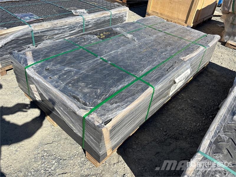 Quantity of (1) Machpro LHS-PAVINGBOARD-TP Mats ( Accesorios y repuestos para equipo de perforación