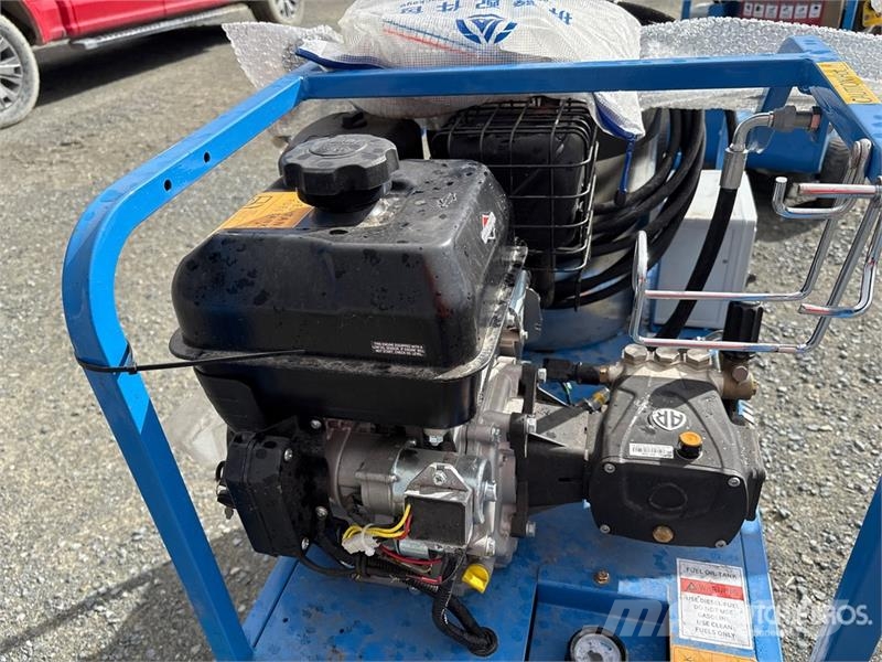 Quantity of (1) Machpro H4000-N Pressure Washer ( 輕壓清洗機