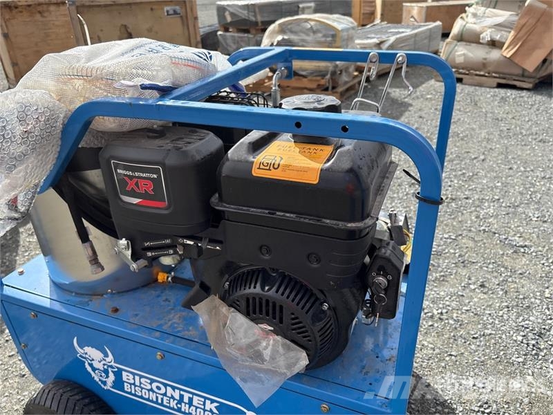 Quantity of (1) Machpro H4000-N Pressure Washer ( 輕壓清洗機
